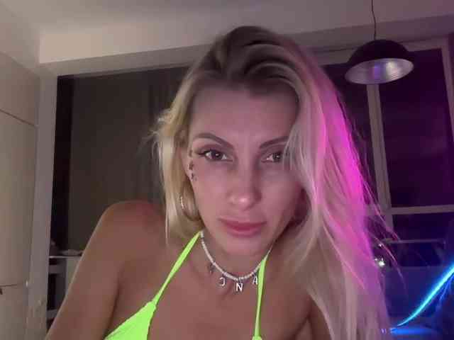KarinaSimka webcam