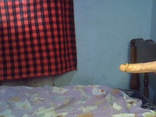 FreakyTrixie's Live Webcam