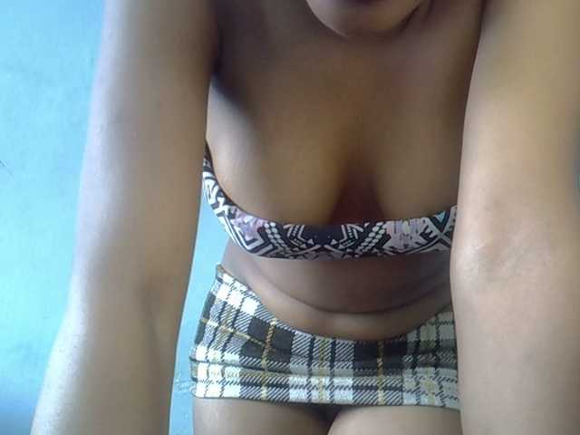 FreakyTrixie's BongaCams show and profile