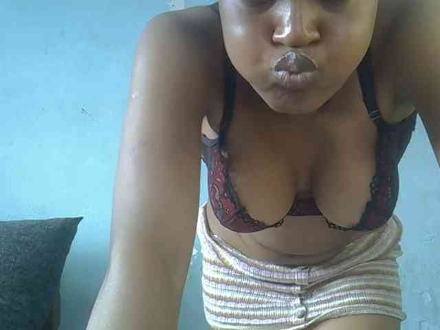 FreakyTrixie webcam