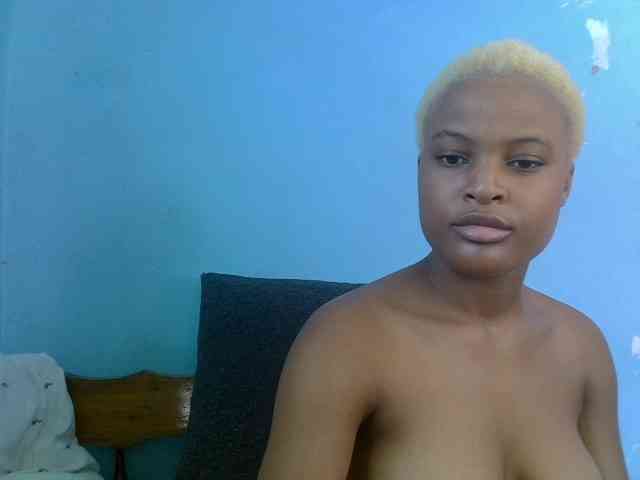 FreakyTrixie webcam