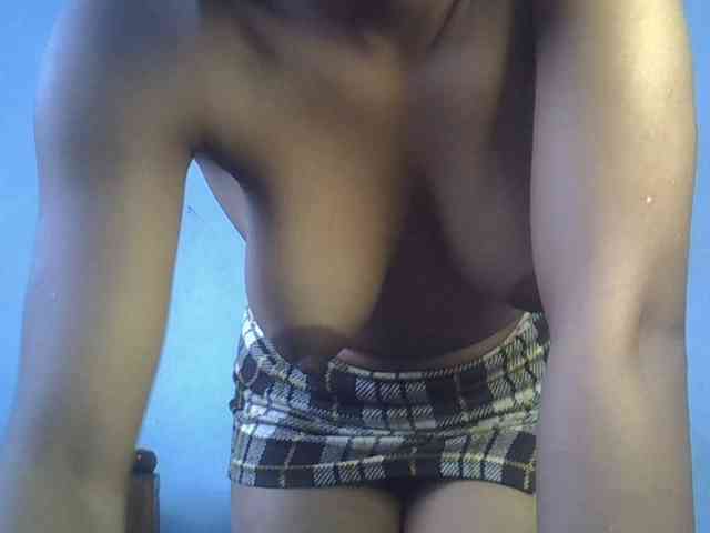 FreakyTrixie webcam