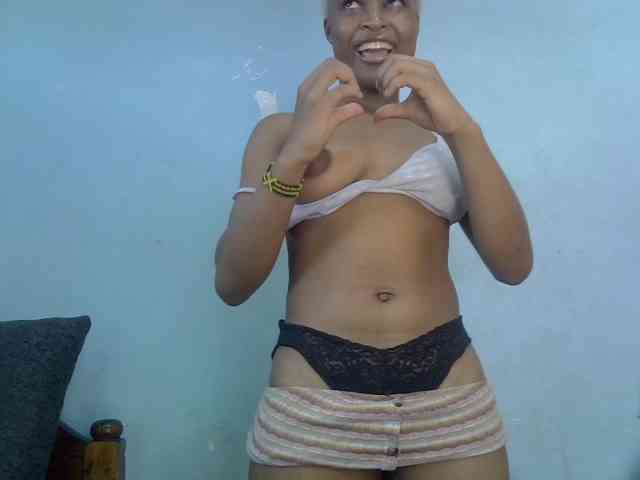FreakyTrixie webcam