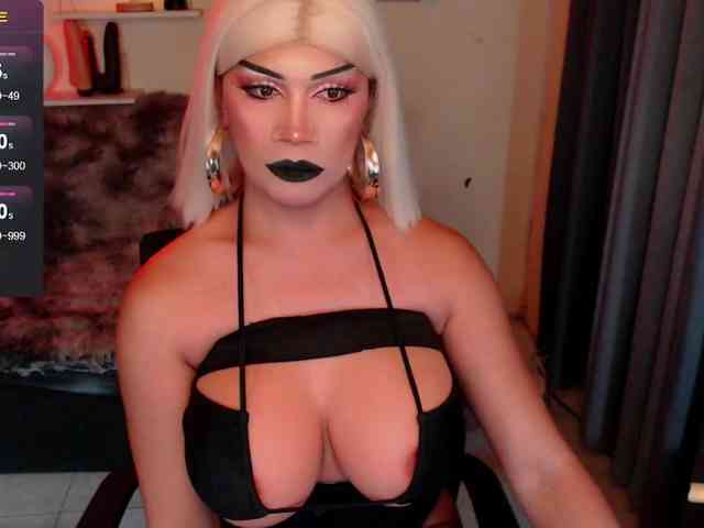 Juicykaren Live Webcam on BongaCams