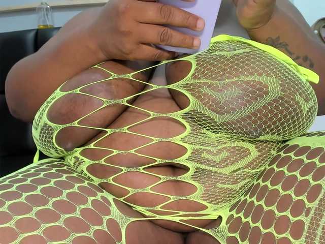 Criistal-castro live cam on BongaCams