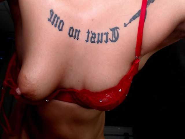 Madiysony live cam on BongaCams