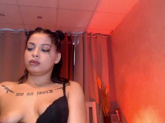 Madiysony live cam on BongaCams