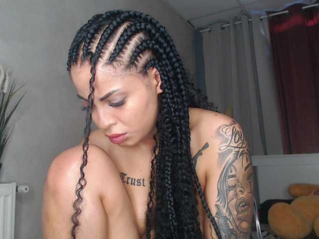 Madiysony live cam on BongaCams