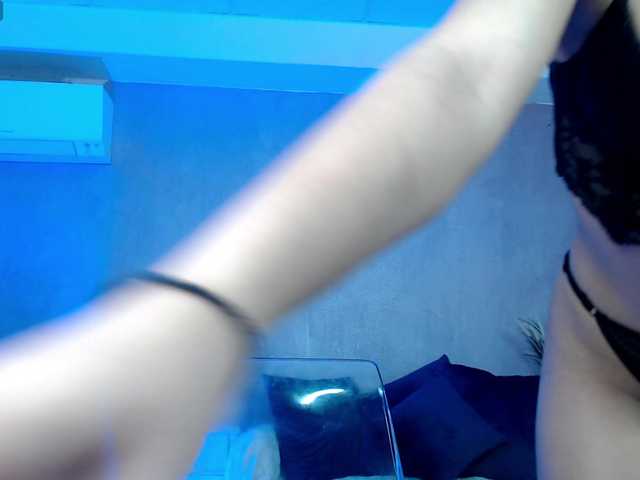 Madiysony live cam on BongaCams