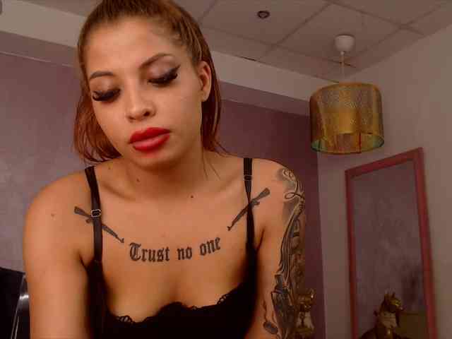 Madiysony Live Webcam on BongaCams