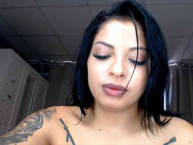 Madiysony Live Webcam on BongaCams