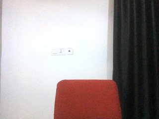 Hotchocolatee191's Live Webcam
