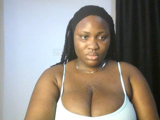 Hotchocolatee191's Live Webcam