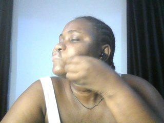 Hotchocolatee191's Live Webcam
