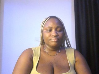 Hotchocolatee191's Live Webcam