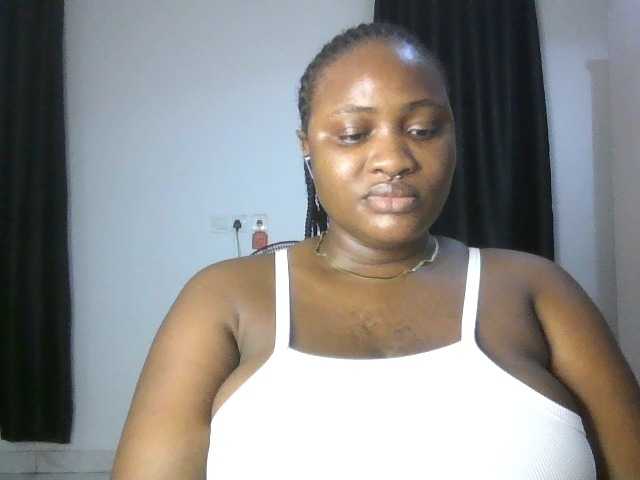 Hotchocolatee191 Live Cam on BongaCams