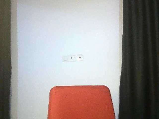 Hotchocolatee191 live cam on BongaCams