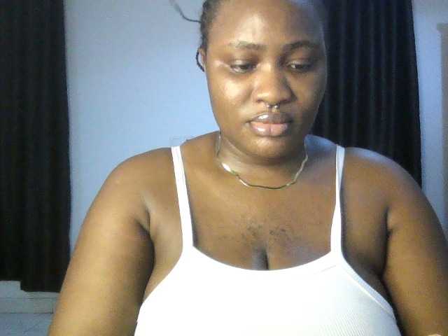 Hotchocolatee191 Live Cam on BongaCams