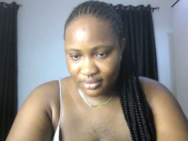 Hotchocolatee191 webcam