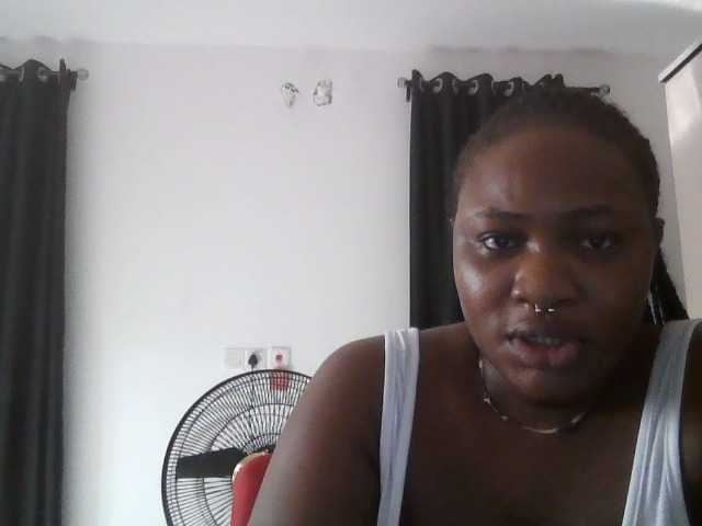 Hotchocolatee191 Live Cam on BongaCams