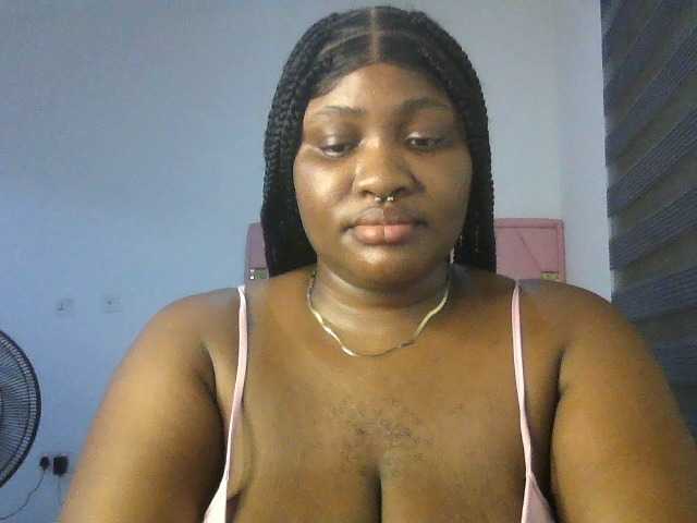 Hotchocolatee191 webcam bongacams model stream image