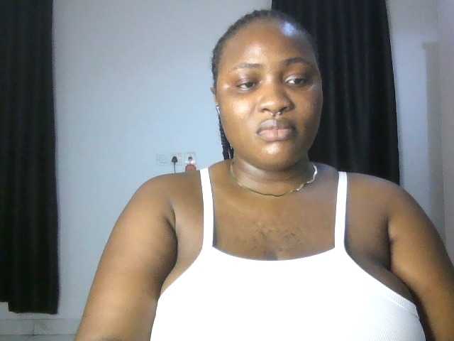 Hotchocolatee191 webcam