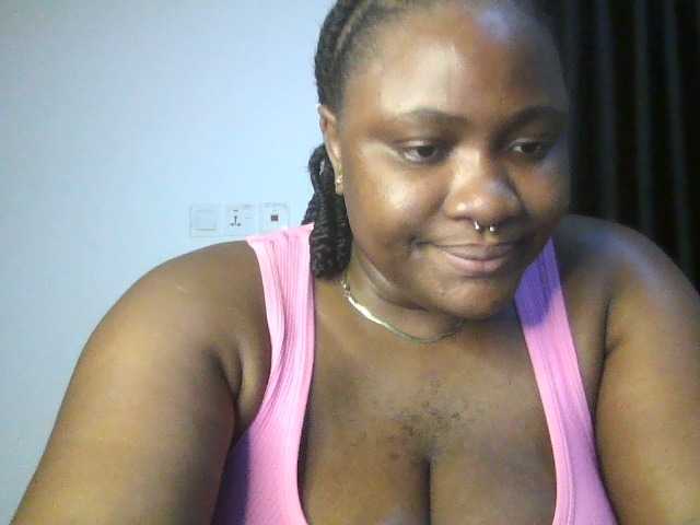 Hotchocolatee191 live cam on BongaCams