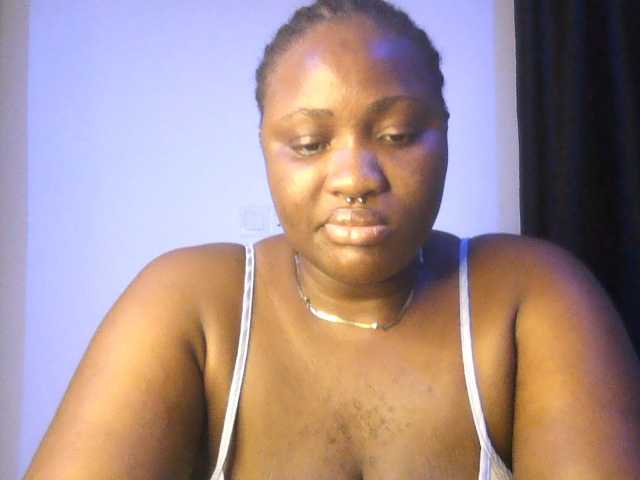 Hotchocolatee191 on Bongacams