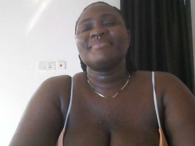 Hotchocolatee191 Live Cam on BongaCams