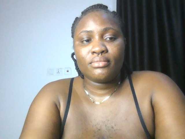 Hotchocolatee191 webcam