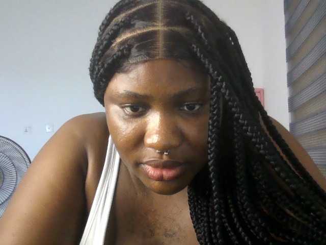 le modèle Hotchocolatee191 est en webcam porno dans un show sur le site bongacams, il possède les tags suivants: Ebony,Brunette,Trimmed