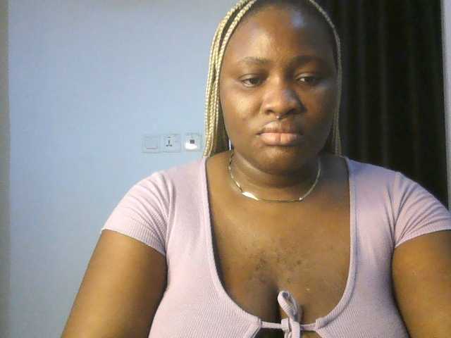 Hotchocolatee191 live webcam show
