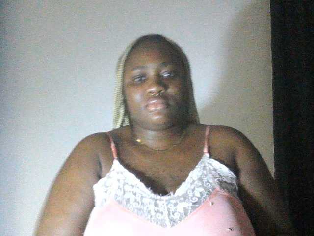 Hotchocolatee191 live webcam show