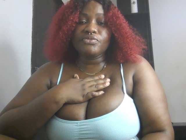 Hotchocolatee191 live cam preview