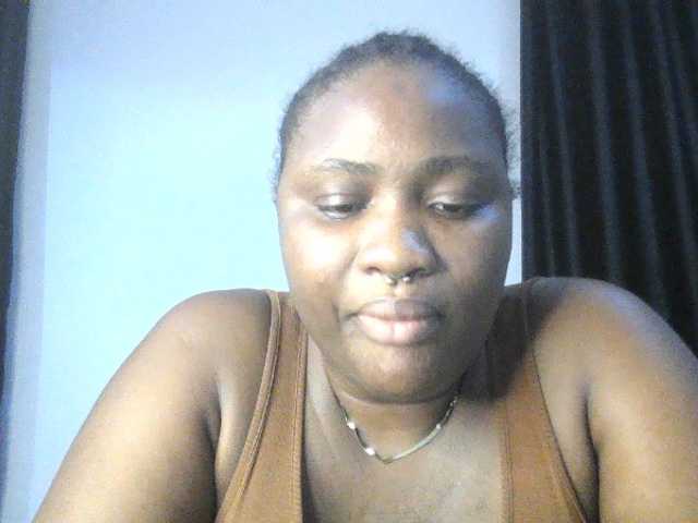 Hotchocolatee191 live cam on BongaCams
