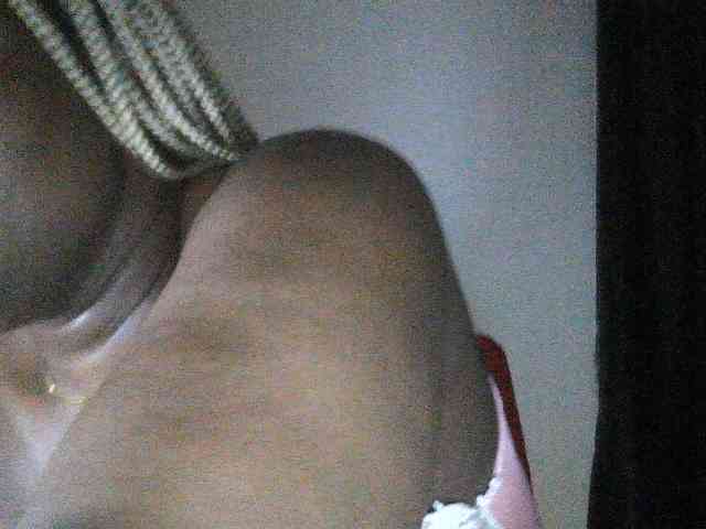 Hotchocolatee191 webcam