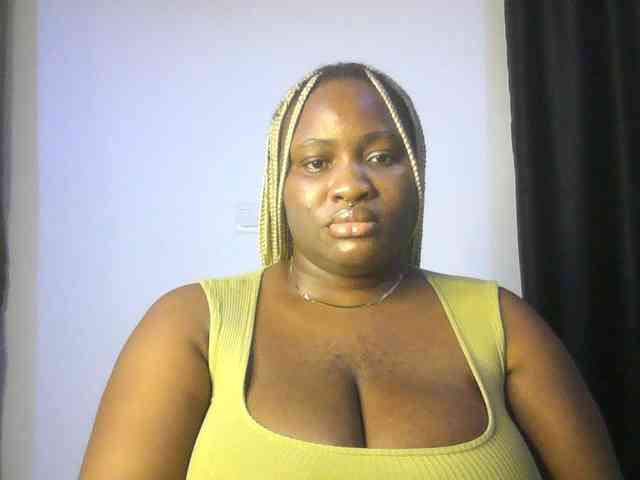 Hotchocolatee191 webcam