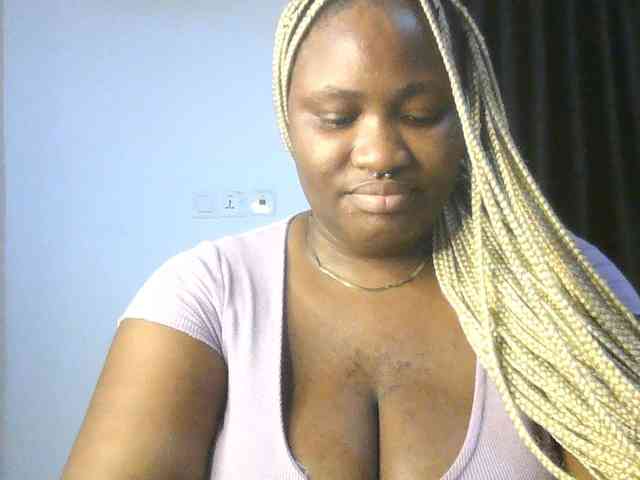 Hotchocolatee191 webcam