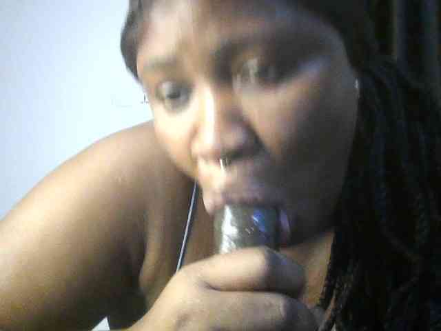 Hotchocolatee191 webcam