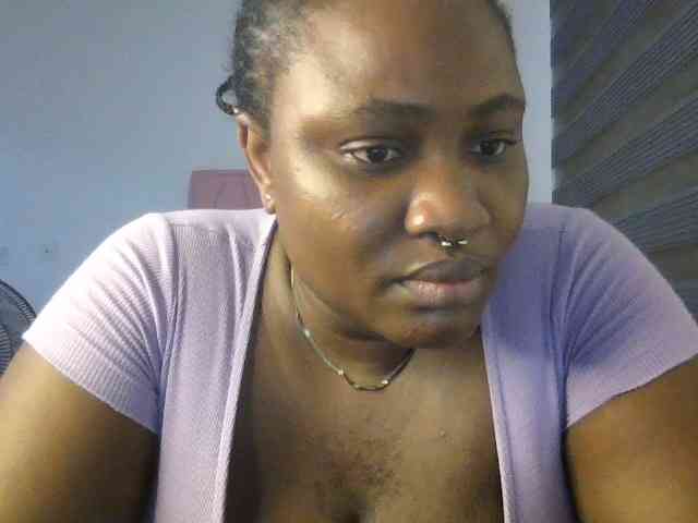 Hotchocolatee191 webcam