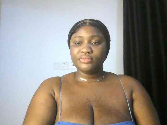 Hotchocolatee191 webcam