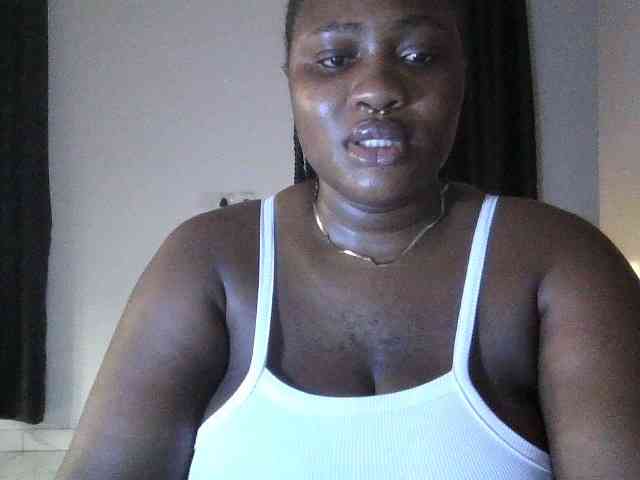 Hotchocolatee191 webcam