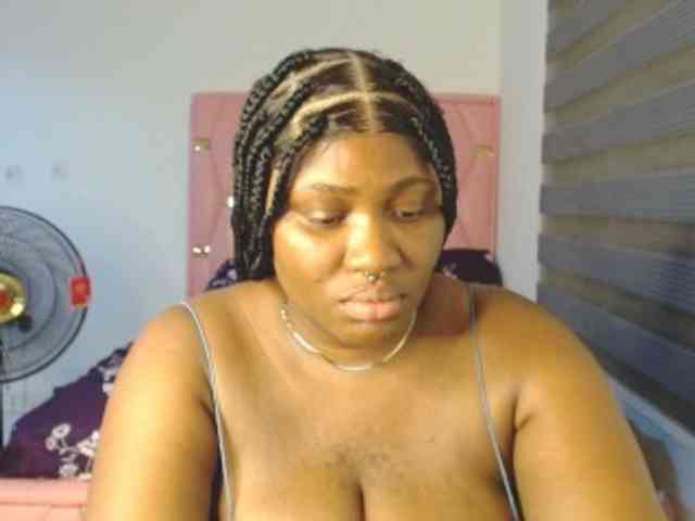 Hotchocolatee191 webcam
