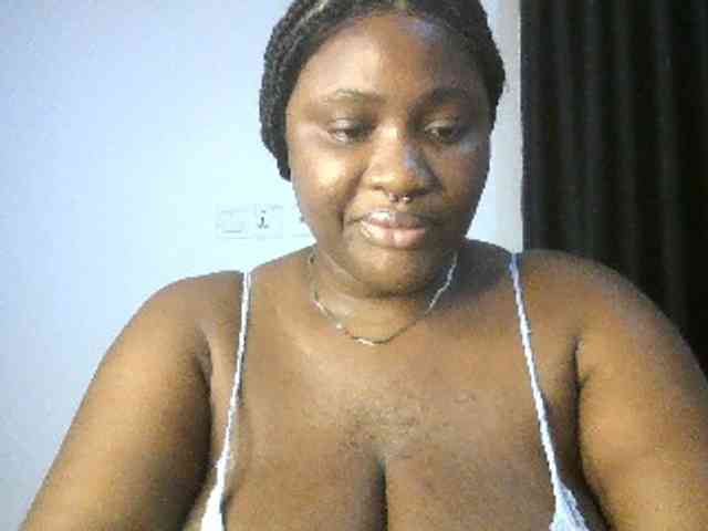 Hotchocolatee191 webcam