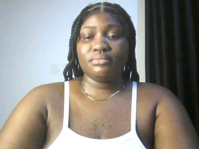 Hotchocolatee191 webcam