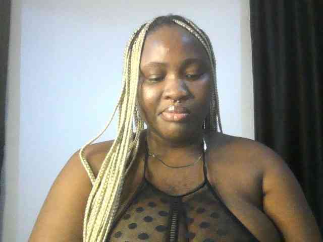 Hotchocolatee191 webcam