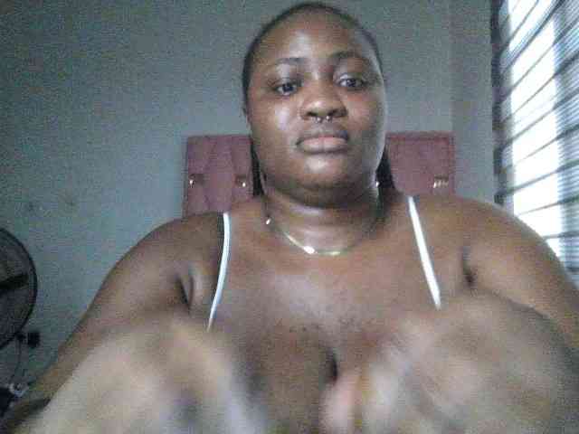 Hotchocolatee191 webcam