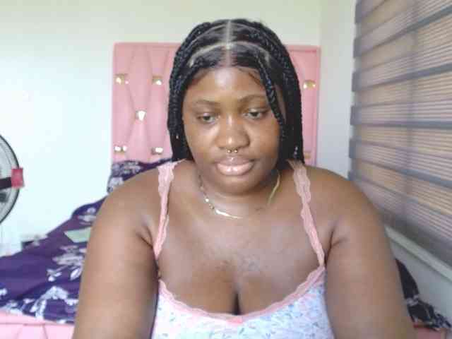 Hotchocolatee191 webcam