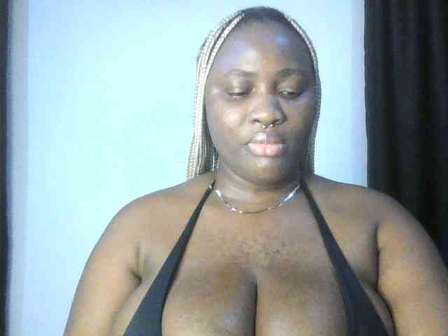 Hotchocolatee191 webcam