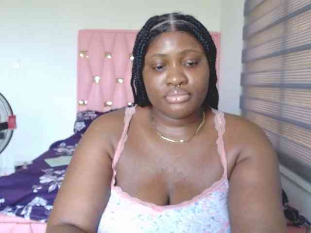 Hotchocolatee191 webcam